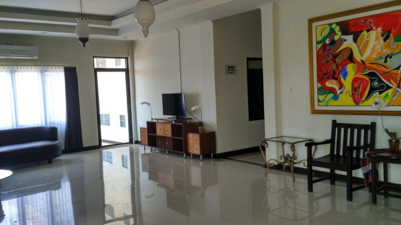 Maxi Hotel Kedonganan Jimbaran  Exterior photo