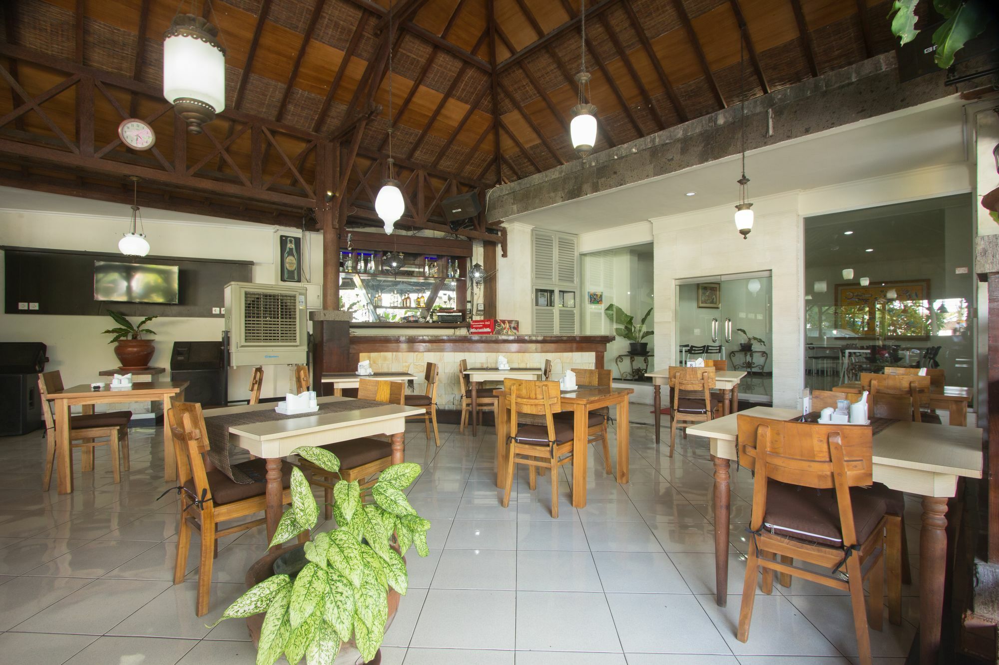 Maxi Hotel Kedonganan Jimbaran  Exterior photo